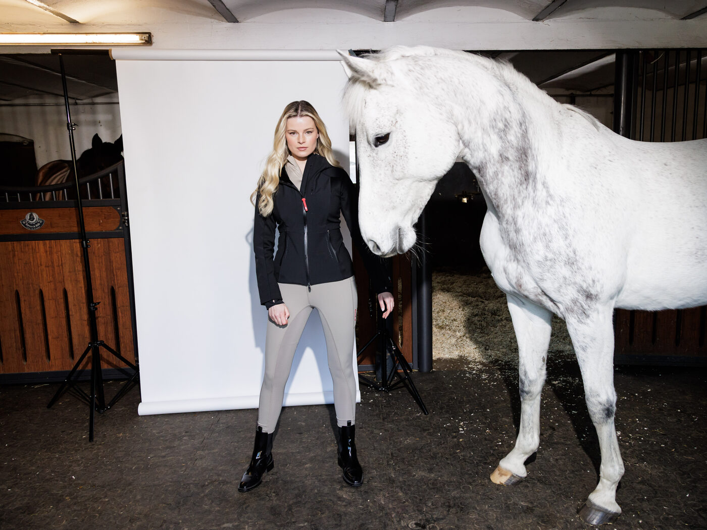 REGGINGS® R1 CLOSE CONTACT